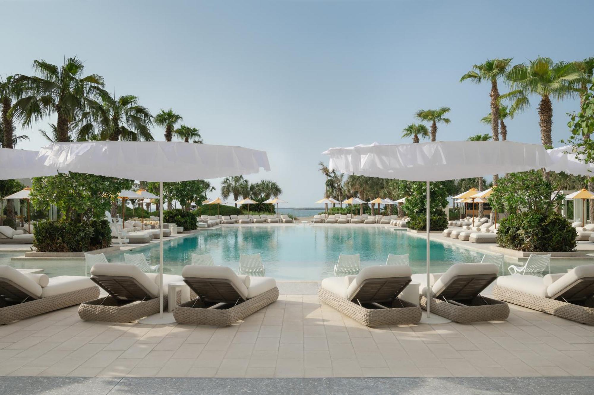 Hotel Delano Dubai At Bluewaters Exterior foto The Beach Club at The St. Regis Bal Harbour Resort
