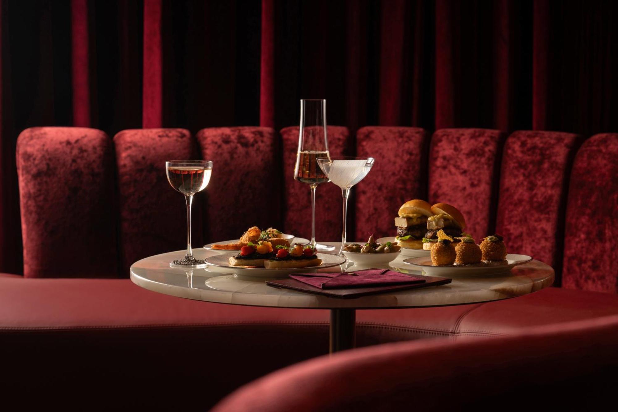 Hotel Delano Dubai At Bluewaters Exterior foto The bar at the Ritz