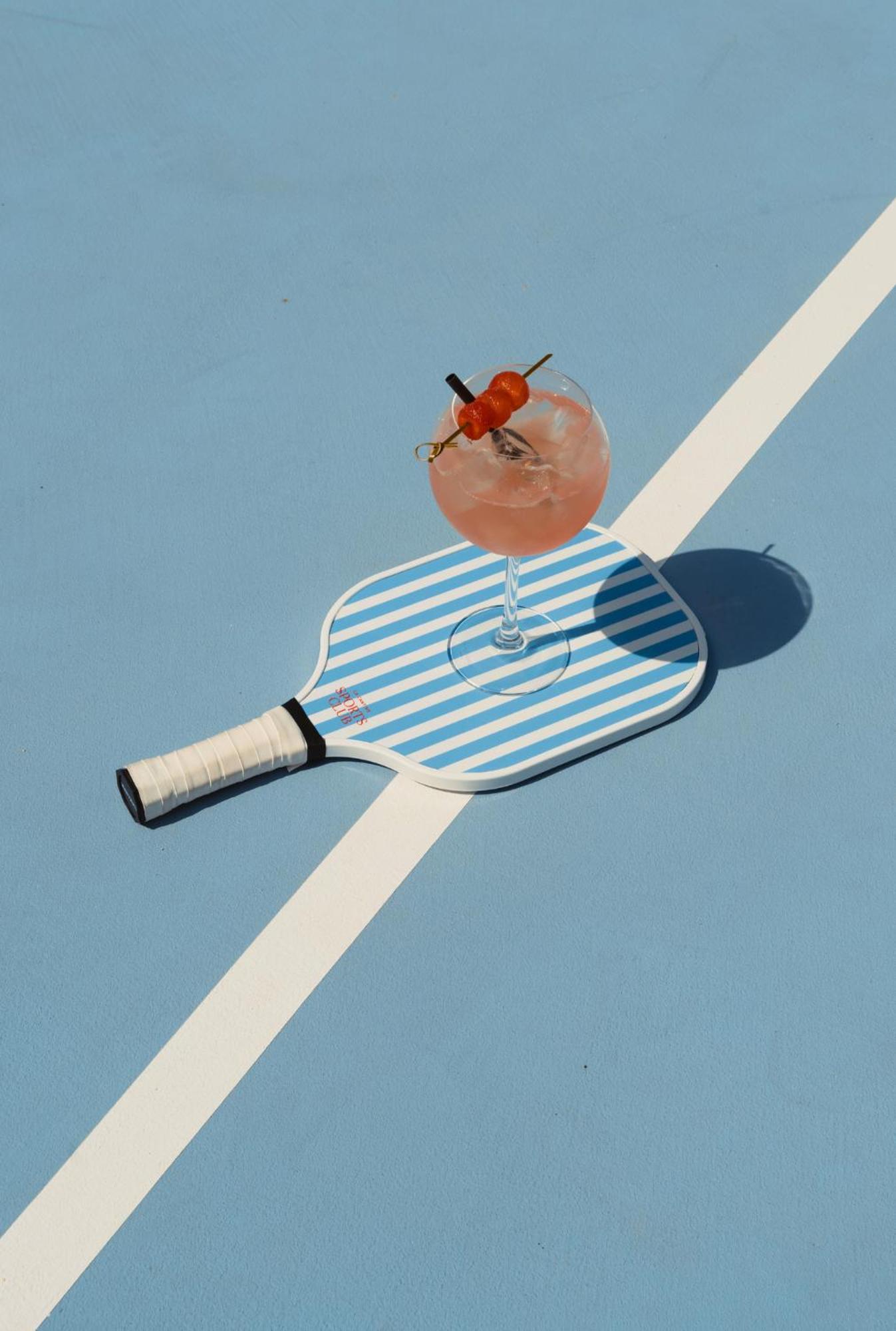 Hotel Delano Dubai At Bluewaters Exterior foto A paddleball racket